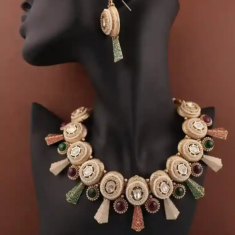 Raha Traditional Set