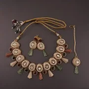 Raha Traditional Set