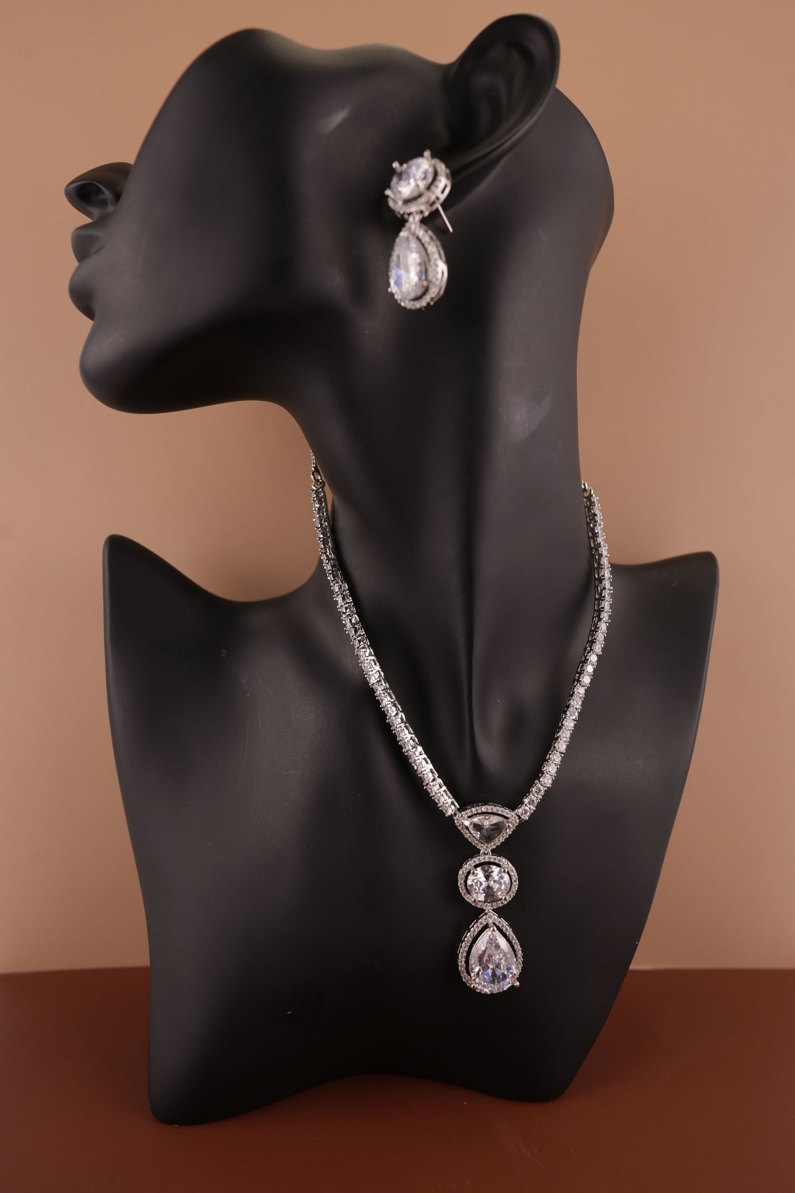 Elegant Water Drop Shape Bridal Necklace