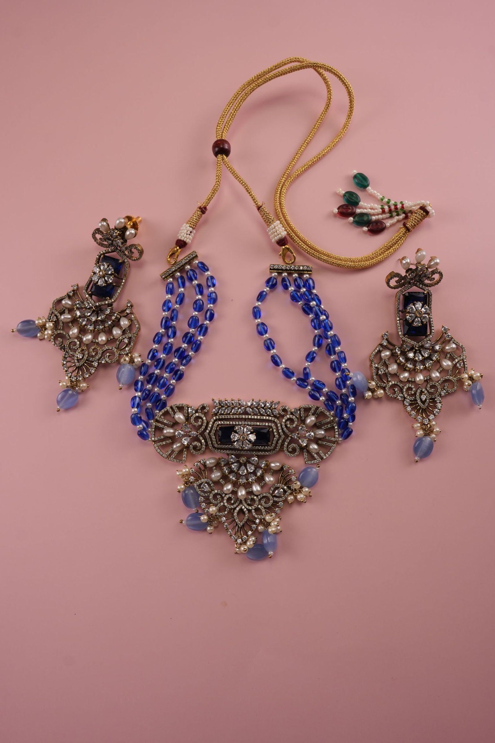 Menakari kundan Choker Set with earrings