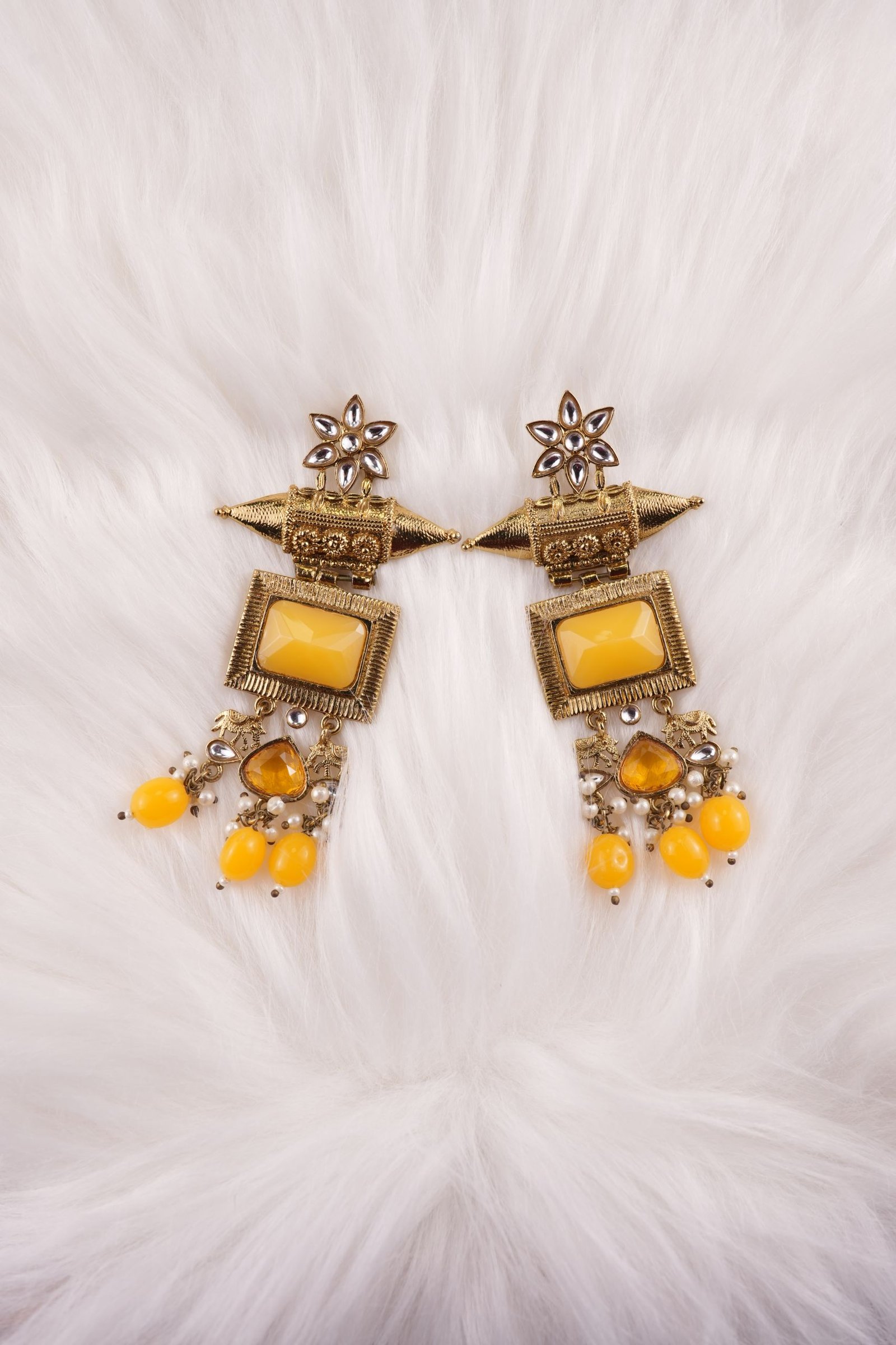 Jagriti pearls kunda earrings